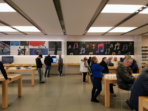 Computer Store «Apple Southlake Town Square», reviews and photos, 260 Grand Ave, Southlake, TX 76092, USA