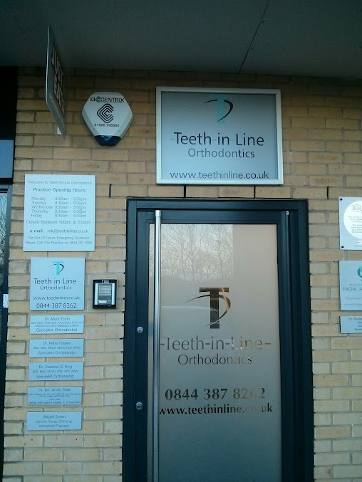 الأسنان في خط تقويم الأسنان ميلتون كينز - Teeth-in-Line Orthodontics Milton Keynes