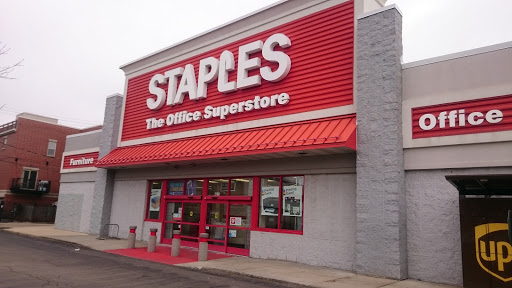 Office Supply Store «Staples», reviews and photos, 4610 N Clark St, Chicago, IL 60640, USA