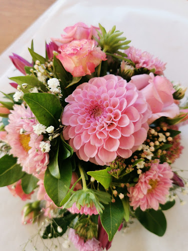 Kakariki Flowers - Ashburtons Favourite Florist - Florist
