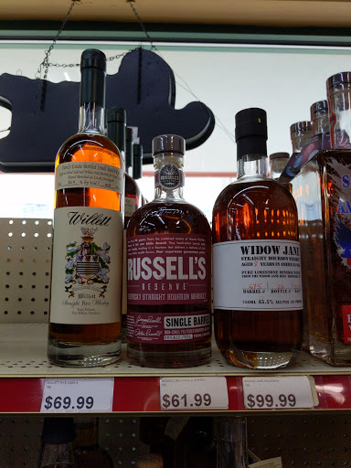 Liquor Store «Liquor World At Camelot», reviews and photos, 808 Lyndon Ln #101, Louisville, KY 40222, USA