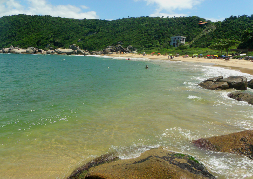 Photo of Tainha Beach and the settlement