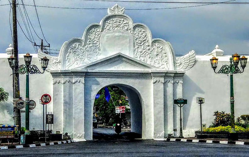 10 Tempat Bersejarah di Kota Yogyakarta yang Wajib Dikunjungi