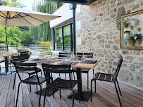 Atmosphère du Restaurant français Le Vieux Moulin à Chabanais - n°9