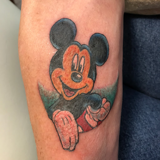 Tattoo Shop «Crossroads Tattoo», reviews and photos, 508 2nd Ave, Coralville, IA 52241, USA