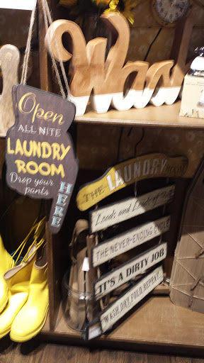 American Restaurant «Cracker Barrel Old Country Store», reviews and photos, 2012 E 59th St, Anderson, IN 46013, USA