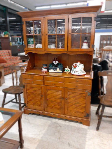 Thrift Store «The Salvation Army Family Store & Donation Center», reviews and photos, 6341 S 27th St, Franklin, WI 53132, USA