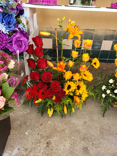 Florist «State Street Flowers & More», reviews and photos, 8401 State St, South Gate, CA 90280, USA