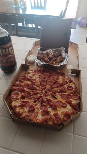 Pizza Restaurant «Round Table Pizza», reviews and photos, 598 E Baseline Rd, Claremont, CA 91711, USA