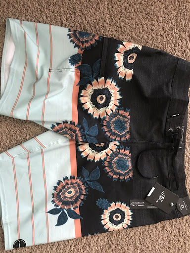 Clothing Store «Ron Jon Surf Shop», reviews and photos, 377 Mandalay Ave, Clearwater Beach, FL 33767, USA