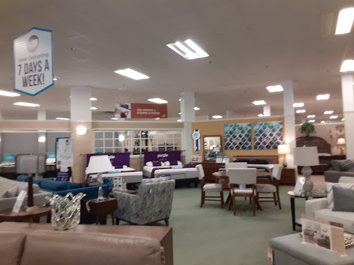 Furniture Store «Raymour & Flanigan Furniture and Mattress Store», reviews and photos, 6115 E Black Horse Pike, Egg Harbor Township, NJ 08234, USA
