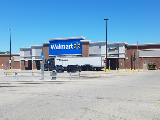 Department Store «Walmart Supercenter», reviews and photos, 4700 135th St, Crestwood, IL 60445, USA