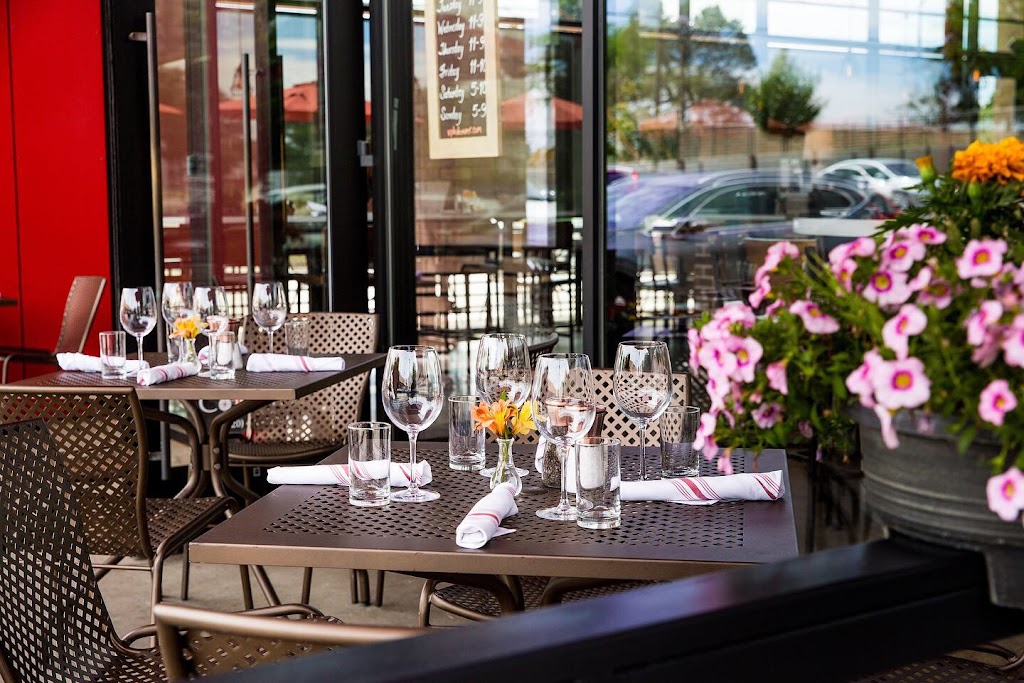 Viale Pizza & Kitchen 80222