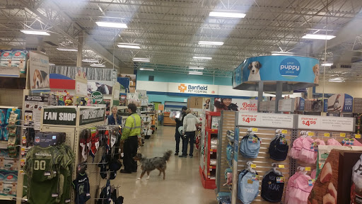 Pet Supply Store «PetSmart», reviews and photos, 1203 N Landing Way, Renton, WA 98057, USA