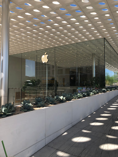 Computer Store «Apple Biltmore», reviews and photos, 2502 E Camelback Rd, Phoenix, AZ 85016, USA