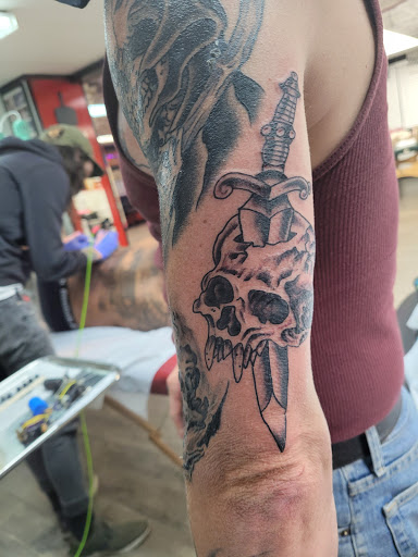 Tattoo Shop «Electro Magnetic Tattoo Studio», reviews and photos, 1005 Canal Dr, Chesapeake, VA 23323, USA