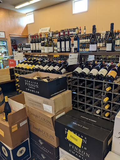 Liquor Store «Kent Wine & Spirit», reviews and photos, 24 N Main St, Kent, CT 06757, USA