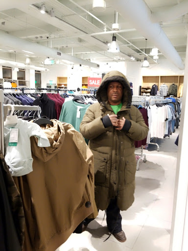 Clothing Store «H&M», reviews and photos, 2 S 69th St, Upper Darby, PA 19082, USA