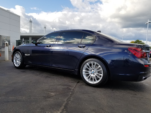BMW Dealer «BMW of Milwaukee North», reviews and photos, 5990 N Green Bay Ave, Glendale, WI 53209, USA