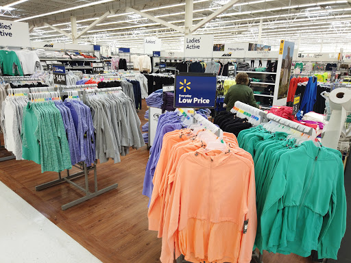 Department Store «Walmart Supercenter», reviews and photos, 235 E Dorset Dr, Dixon, CA 95620, USA