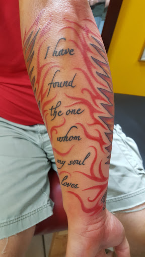 Tattoo Shop «Mine Shaft Tattoo & Piercing», reviews and photos, 8160 S Main St, Helen, GA 30545, USA