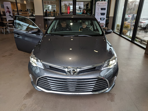 Toyota Dealer «Toyota of Puyallup», reviews and photos, 1400 River Rd, Puyallup, WA 98371, USA