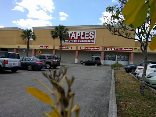 Office Supply Store «Staples», reviews and photos, 1700 W 49th St, Hialeah, FL 33012, USA