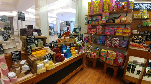 Cosmetics Store «Lush Cosmetics», reviews and photos, 7101 Democracy Blvd, Bethesda, MD 20817, USA