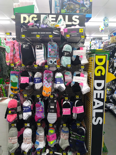 Discount Store «Dollar General», reviews and photos, 36 Winter Place Lane, Newland, NC 28657, USA