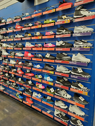 Sporting Goods Store «Big 5 Sporting Goods - Lakewood», reviews and photos, 5700 100th St SW #600, Lakewood, WA 98499, USA