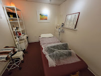 Acupuncture Associates