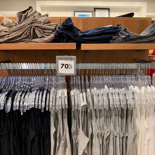 Clothing Store «Banana Republic», reviews and photos, 820 W Stacy Rd, Allen, TX 75013, USA