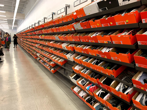 Clothing Store «Nike Clearance Store», reviews and photos, 4099 S Plaza Dr, Memphis, TN 38116, USA