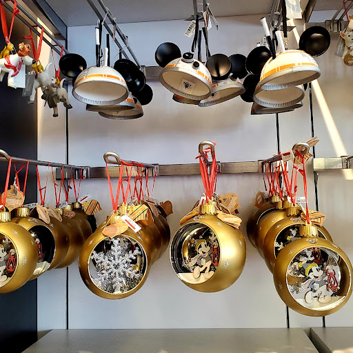 Toy Store «Disney Store», reviews and photos, 400 Premium Outlets Dr, Monroe, OH 45050, USA