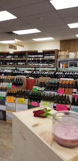 Liquor Store «Popular Wines and Spirits», reviews and photos, 738 U.S. 9, Fishkill, NY 12524, USA