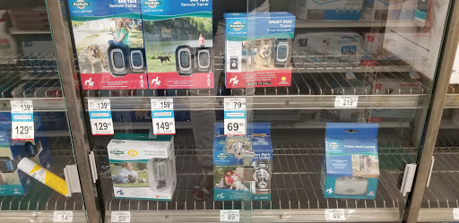 Pet Supply Store «Petco Animal Supplies», reviews and photos, 1930 SW Wanamaker Rd, Topeka, KS 66604, USA