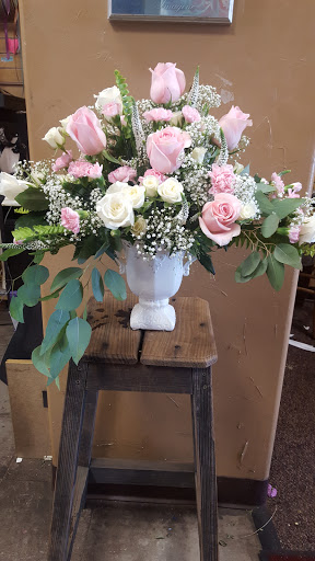 Florist «Blossoms & Balloons Florist», reviews and photos, 199 Cirby Way #17, Roseville, CA 95678, USA