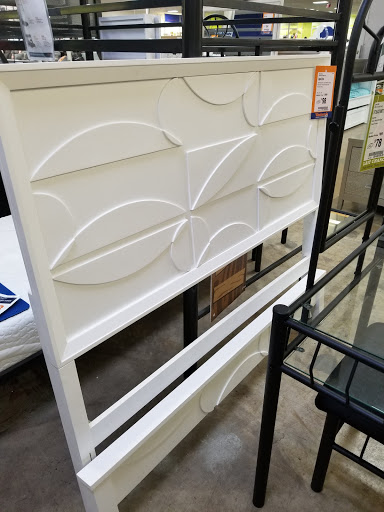 Furniture Store «Weekends Only Furniture & Mattress», reviews and photos, 411 Mid Rivers Mall Dr, St Peters, MO 63376, USA