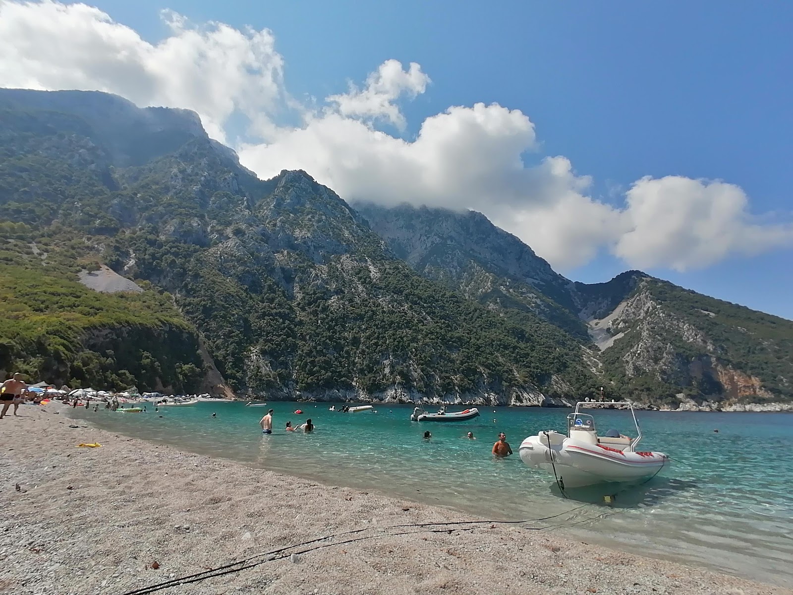 Foto van Thapsa Strand met turquoise puur water oppervlakte