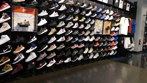 Shopping Mall «The Boulevard Mall», reviews and photos, 3528 S Maryland Pkwy, Las Vegas, NV 89169, USA