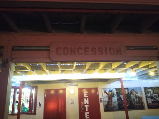 Drive-in Movie Theater «Highway 21 Drive In Movie Theater», reviews and photos, 55 Parker Dr, Beaufort, SC 29906, USA