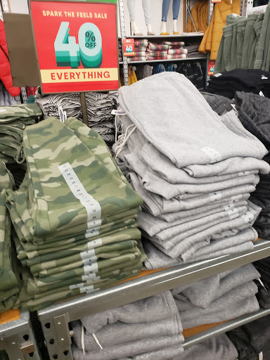 Clothing Store «Old Navy», reviews and photos, 159-18 Jamaica Ave, Jamaica, NY 11432, USA