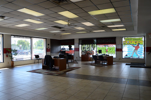 Used Car Dealer «Discover Auto Center», reviews and photos, 790 S Erie Blvd, Hamilton, OH 45011, USA