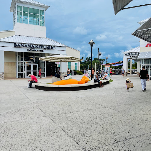 Tanger Outlet Myrtle Beach Hwy 17, 10835 Kings Rd, Myrtle Beach, SC 29572, USA, 