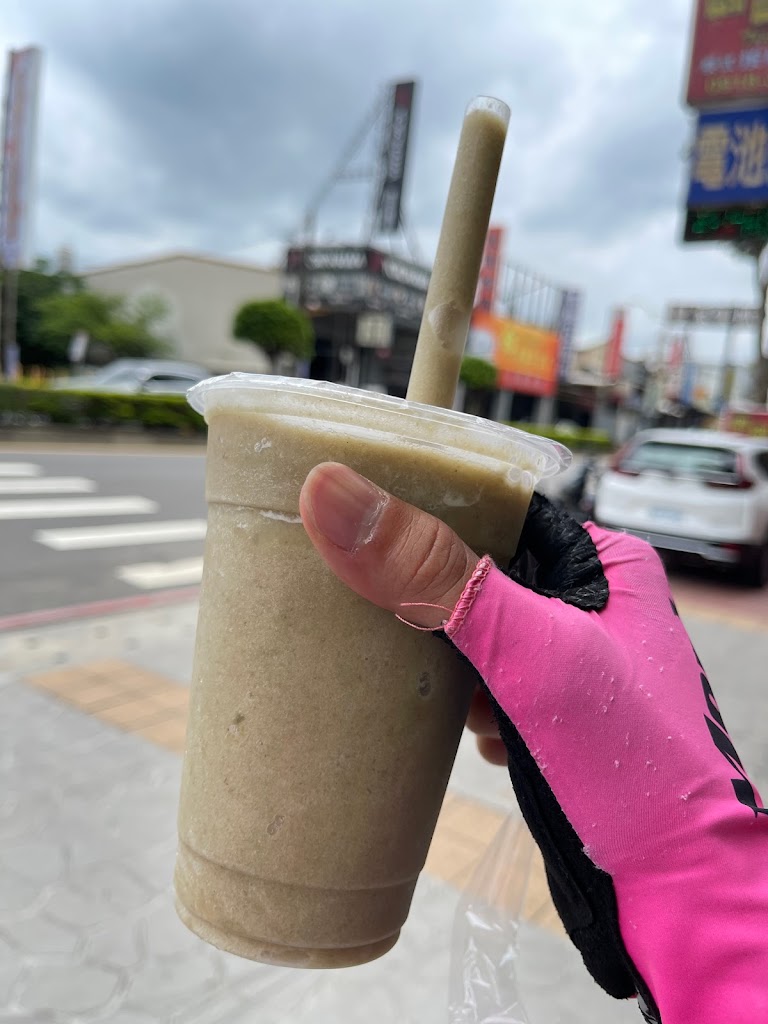 泥沙 綠豆沙牛奶 NISSA Smoothie 週一公休 賣完會提早打烊喔 的照片