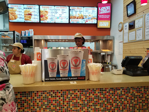 Shopping Mall «New Horizons Shopping Mall», reviews and photos, 961 E 174th St, Bronx, NY 10460, USA