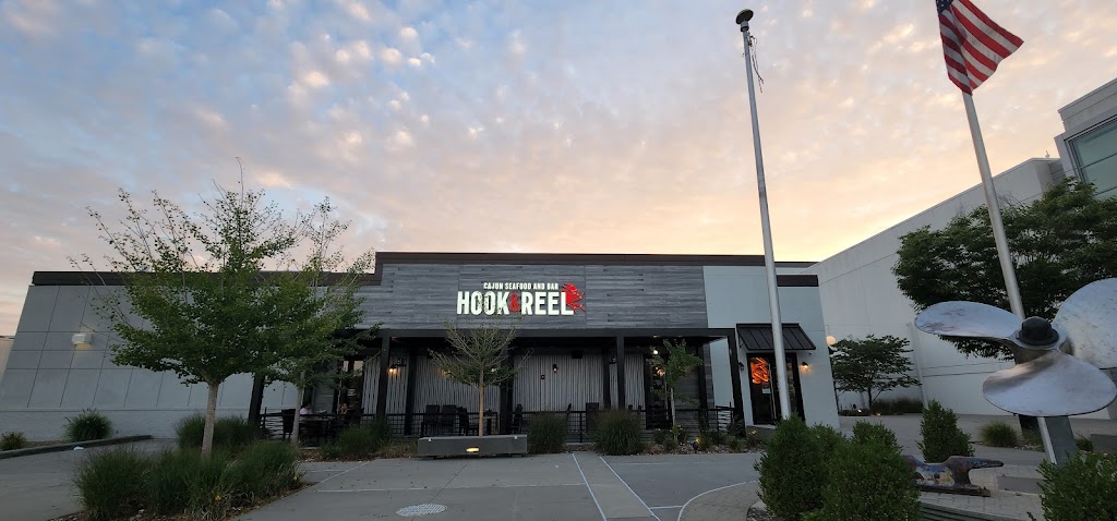 Hook & Reel Cajun Seafood & Bar 11706