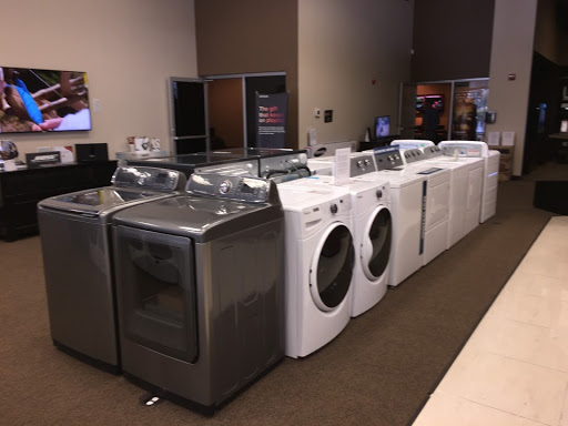 Appliance Store «Sara Appliance & Electronics», reviews and photos, 10516 Katy Fwy E, Houston, TX 77043, USA
