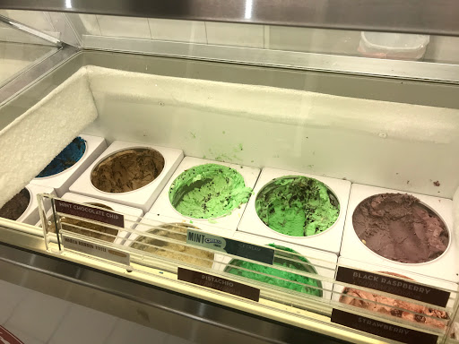 Ice Cream Shop «Carvel», reviews and photos, 305 Valley Rd, Wayne, NJ 07470, USA