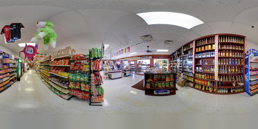 Grocery Store «La Misma Luna Supermarket», reviews and photos, 2901-2977 London Rd, Eau Claire, WI 54701, USA